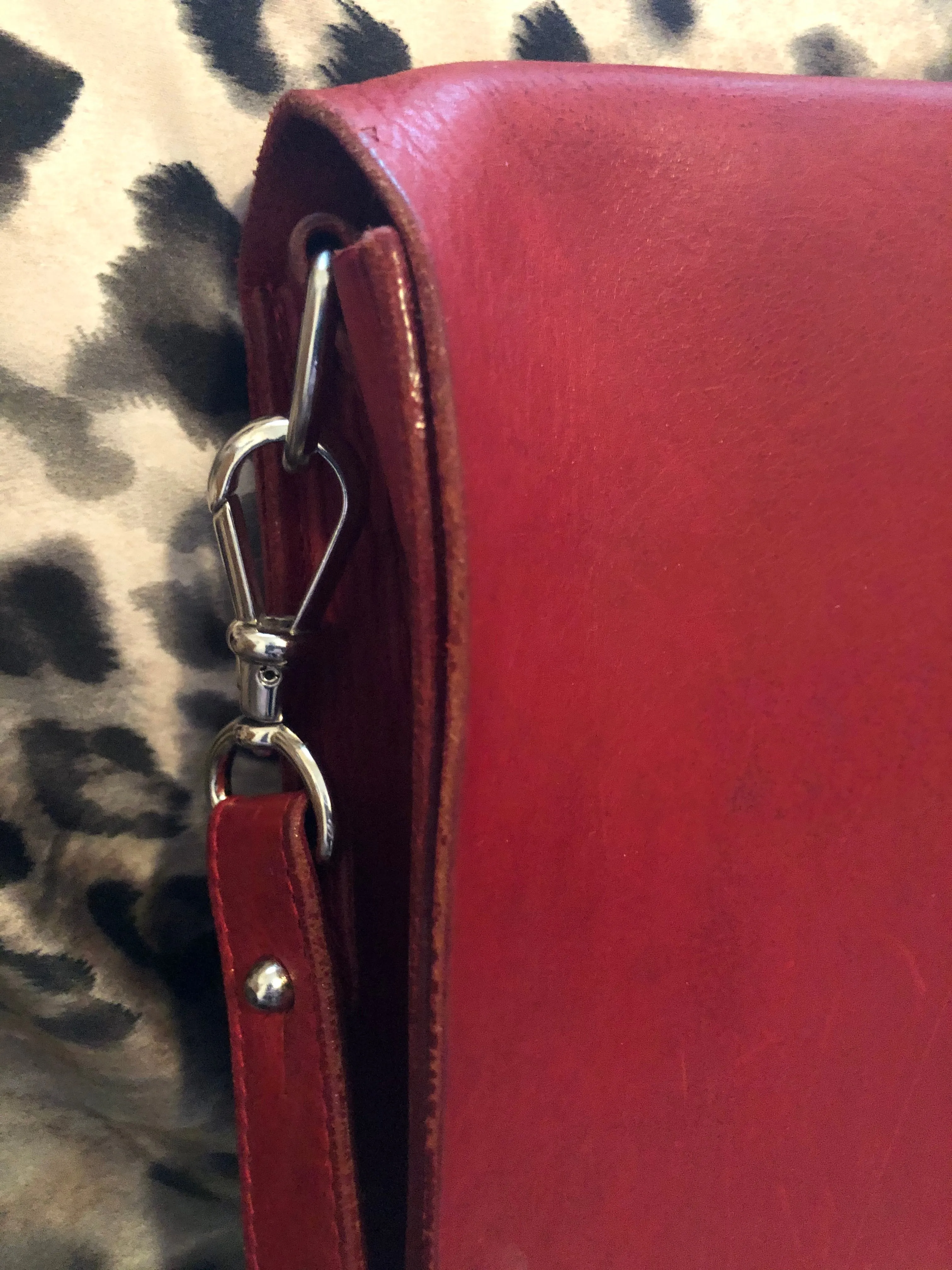consignment bag - Dooney & Bourke red messenger bag