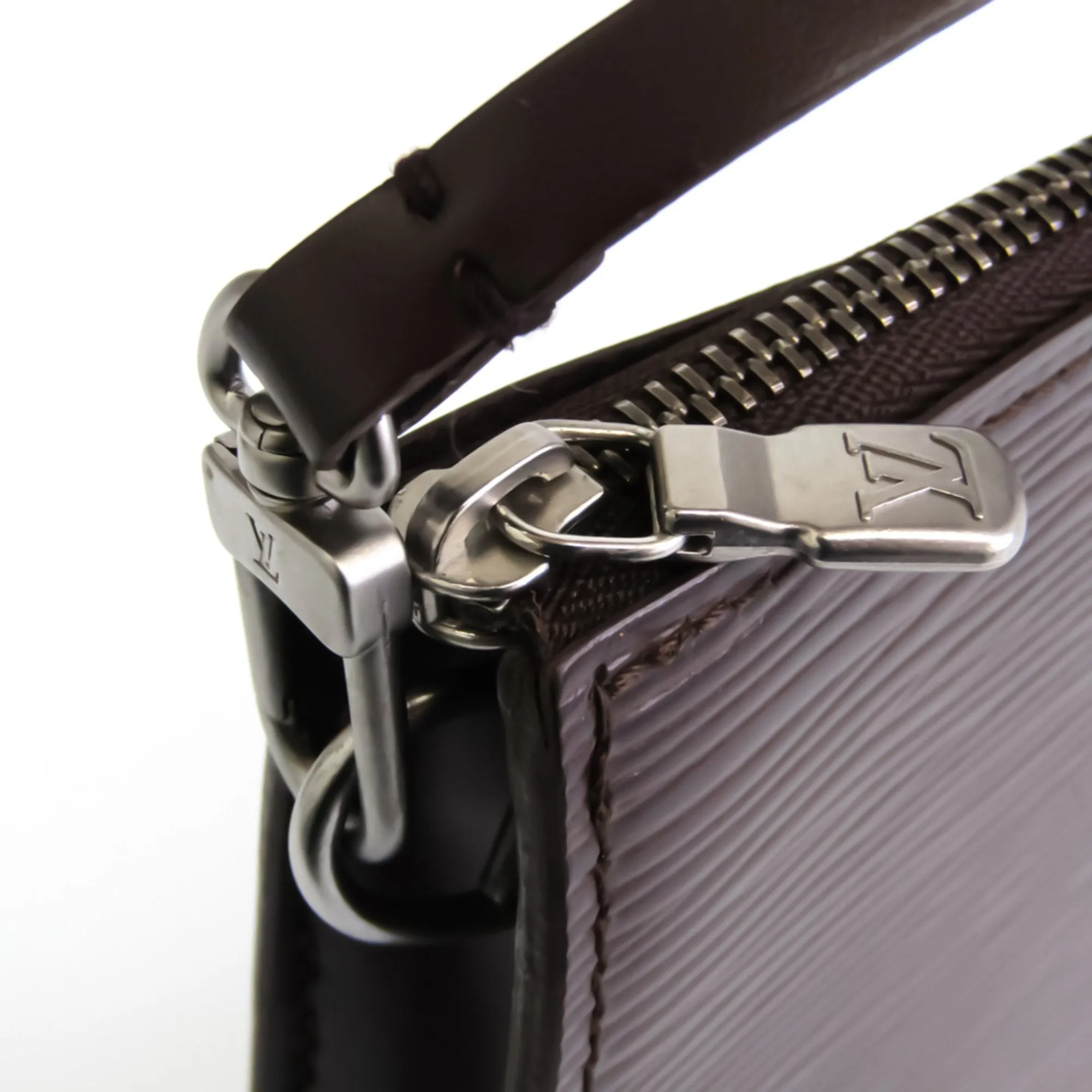 Louis Vuitton Epi Pochette Accessoires 24 M5294D Handbag Mocha