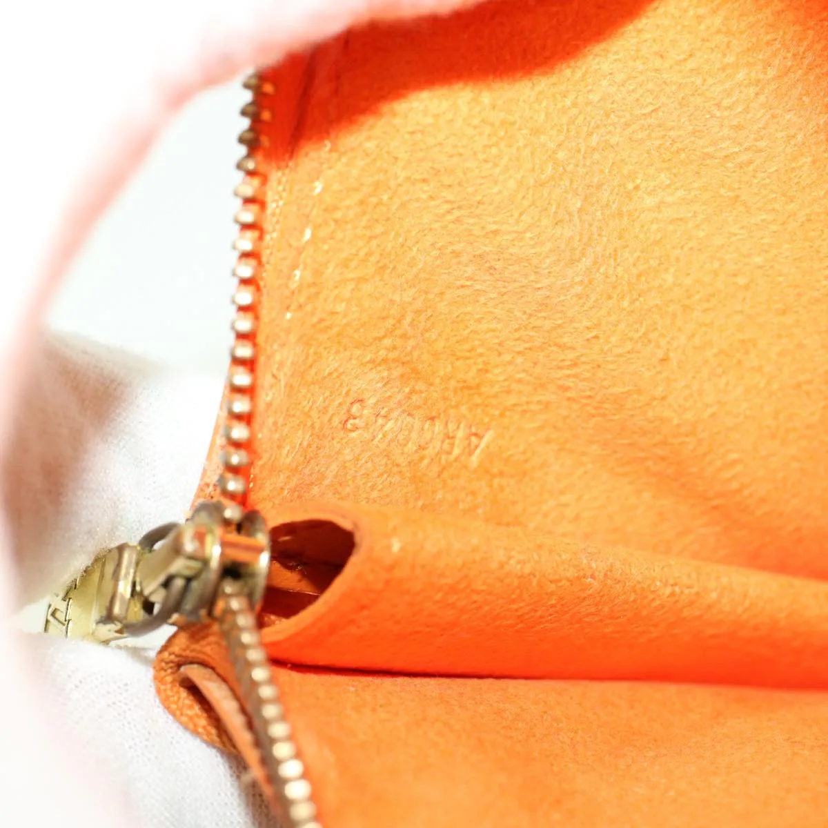 Louis Vuitton Pochette Accessoire  Leather Clutch Bag ()