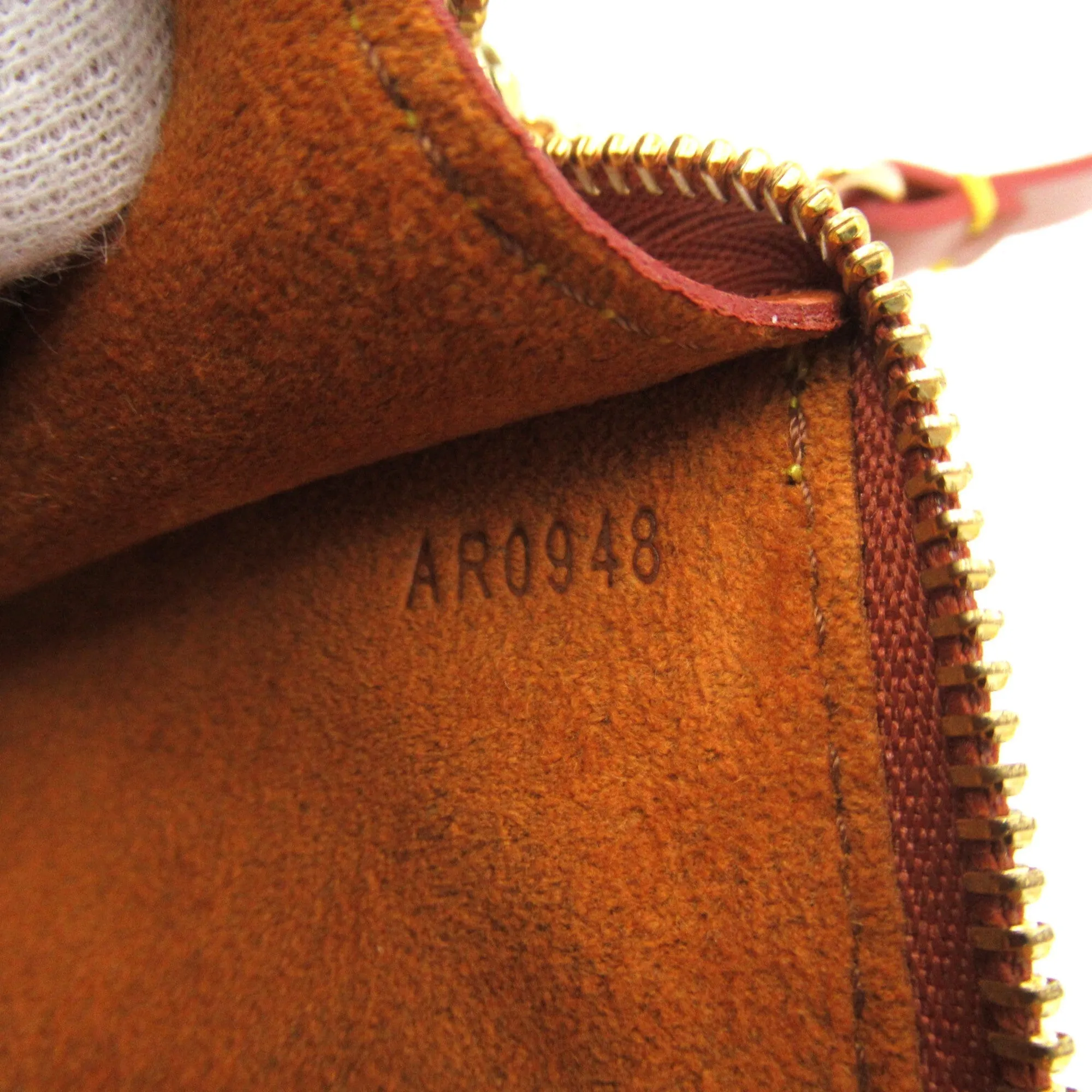 Trendy Inspired Louis Vuitton Pochette Accessoires Brown Kenyan Fawn Epi Leather M52948